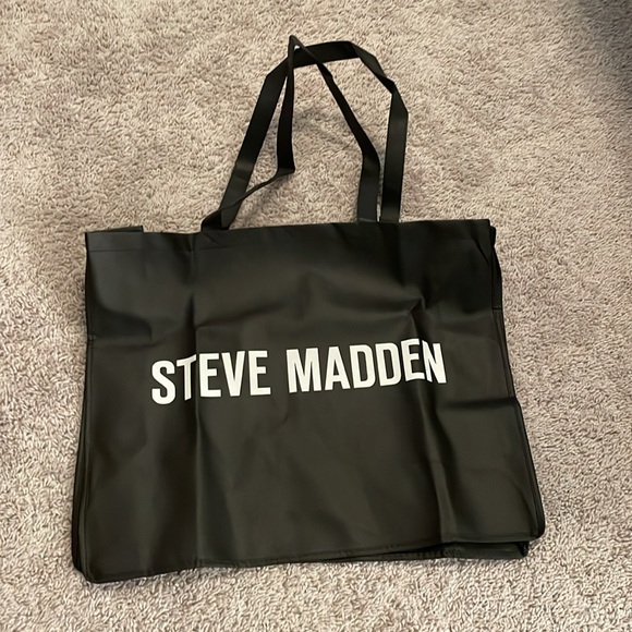 Steve Madden Slinky30 Sandal - Picture 3 of 6